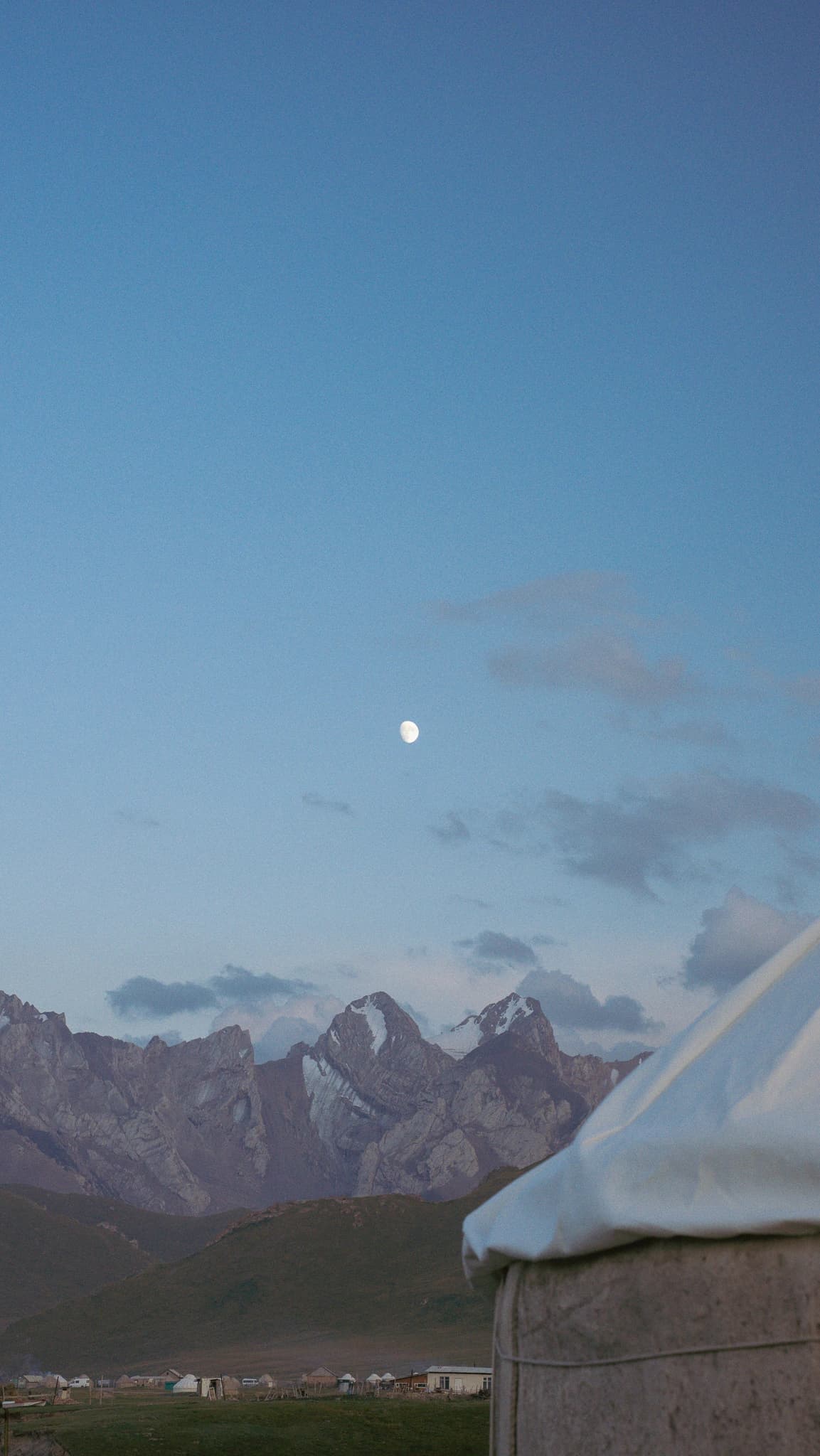Dramatic canyon walls detail